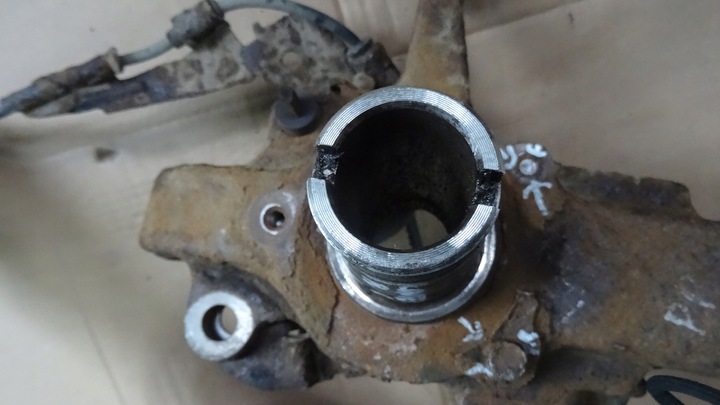 фото №11, Frontera b рестайлінг 5d 2.2d поворотна опора правий перед