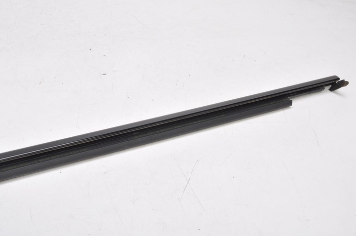 фото №9, Bmw g12 планка стёкла прилегающая к стеклу передняя левая 7336009