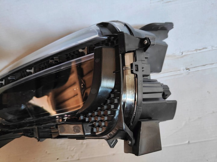 фото №3, Jeep avenger 22- перед левая лампа полный led