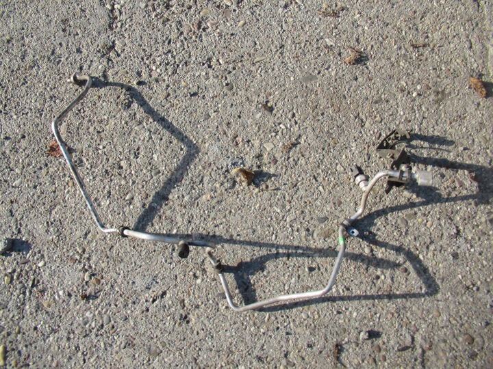 фото №1, Logan ii mcv 1.2 трубка шланг кондиционера 924409817r