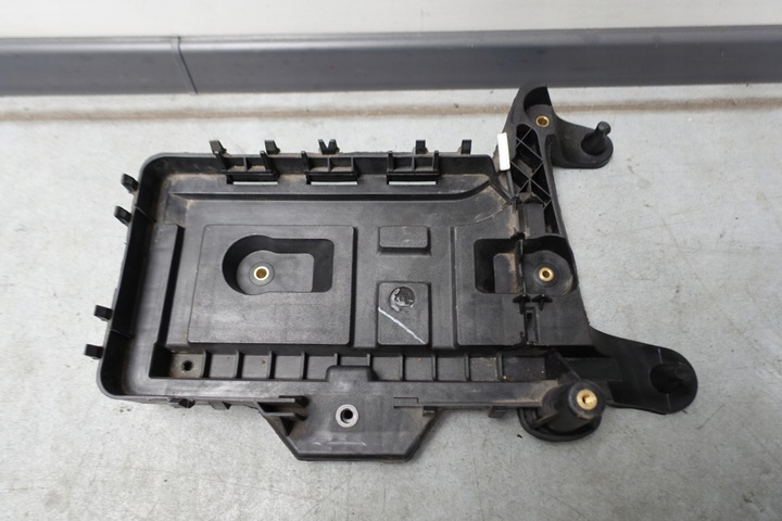 фото №1, Vw golf v passat jetta основание акумулятора