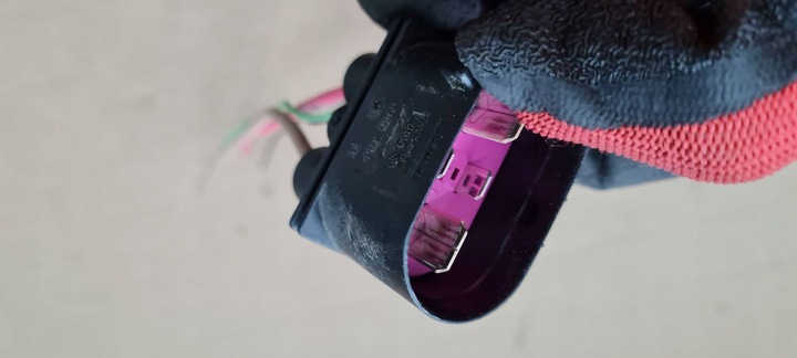 фото №8, A5 8w штекер разъём wentylatora1j0906444a a4 b9 8w