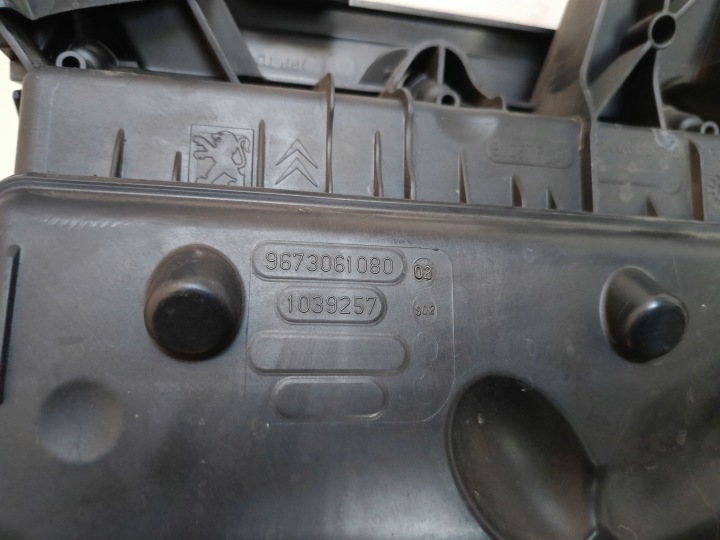фото №6, Корпус фільтра повітря 9673061080 peugeot 2008 1.6 e-hdi