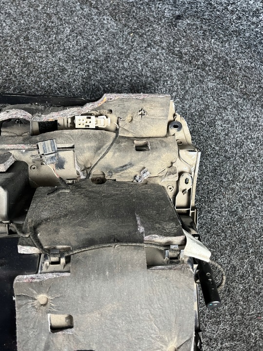 фото №16, Audi a3 8p sportback бардачок панелі розподільчої 8p1857035b