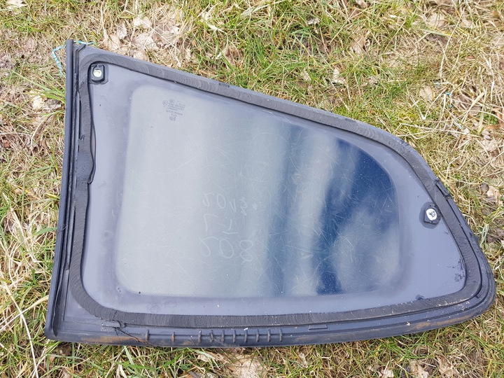 фото №2, Скло лівий зад peugeot 208 3d 2013r as3