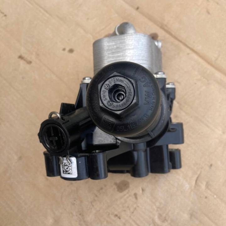 фото №14, Vw golf 7 gtd 2,0 tdi основа / корпус фільтра масла 05l115389l / 2020рік