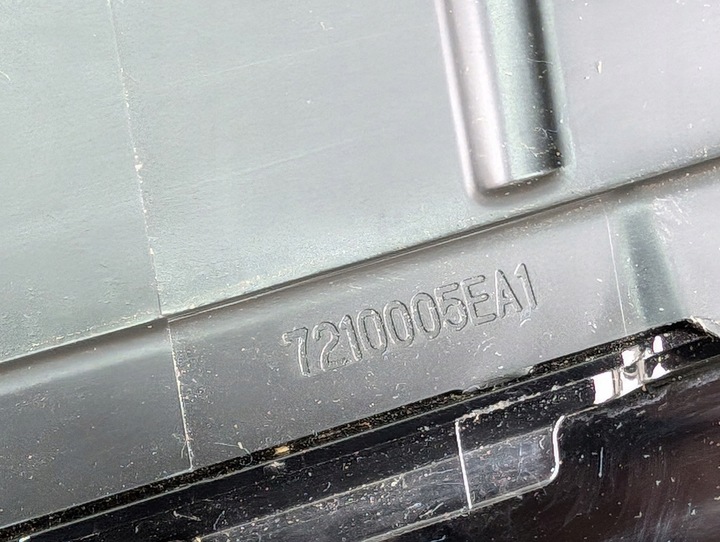 фото №12, Xpeng p7 лампа передняя средняя накладка перед