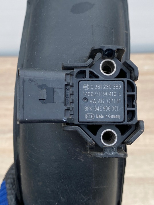 фото №9, Труба шланг воздуха интеркулер vw golf vii + датчик - 04e145673f