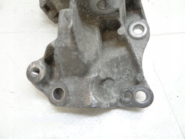 фото №3, Citroen c3 iii 1.2 vti крепление лапи генератора 9812038180