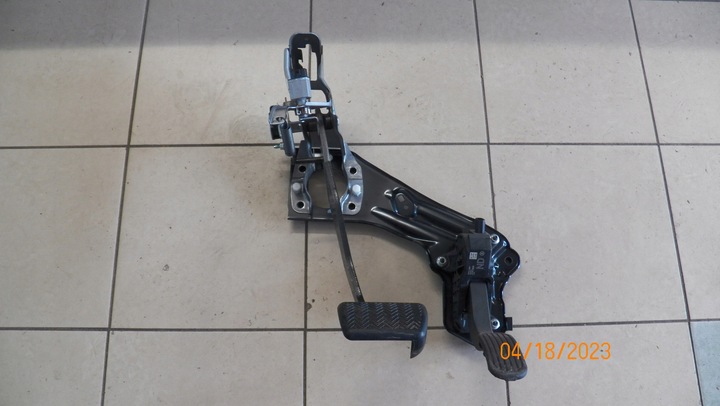 фото №1, Педаль зчеплення toyota c-hr 1.8 гібрид