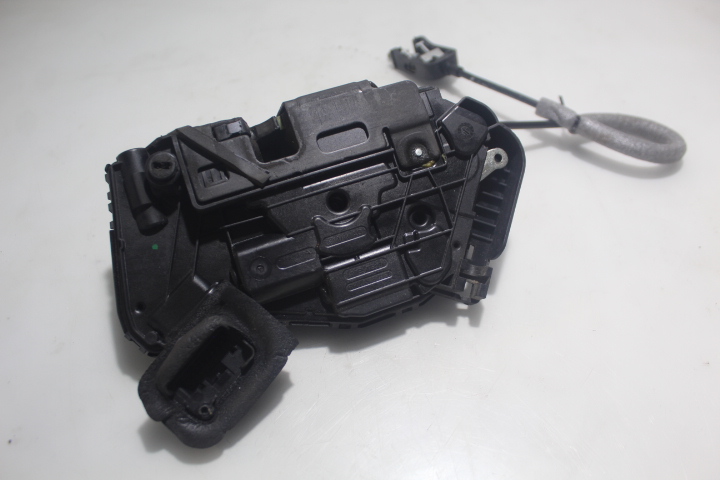 фото №2, Замок правые зад дверь skoda fabia iii