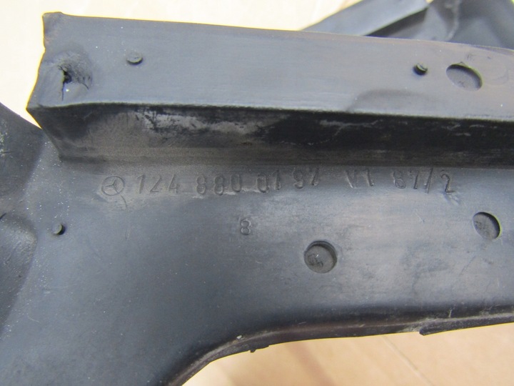 фото №16, 3 mercedes w124 прокладка капота 85-93 kpl l+p