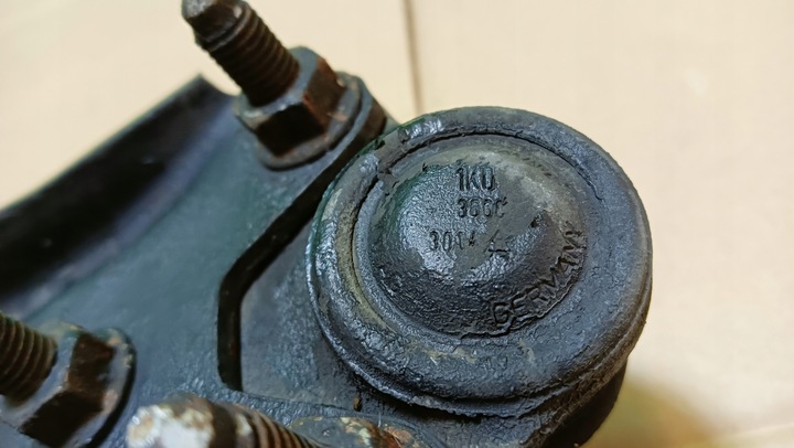 фото №9, Skoda superb ii важіль поперечний правий 1k0407152 + шарнір 1k0407366c