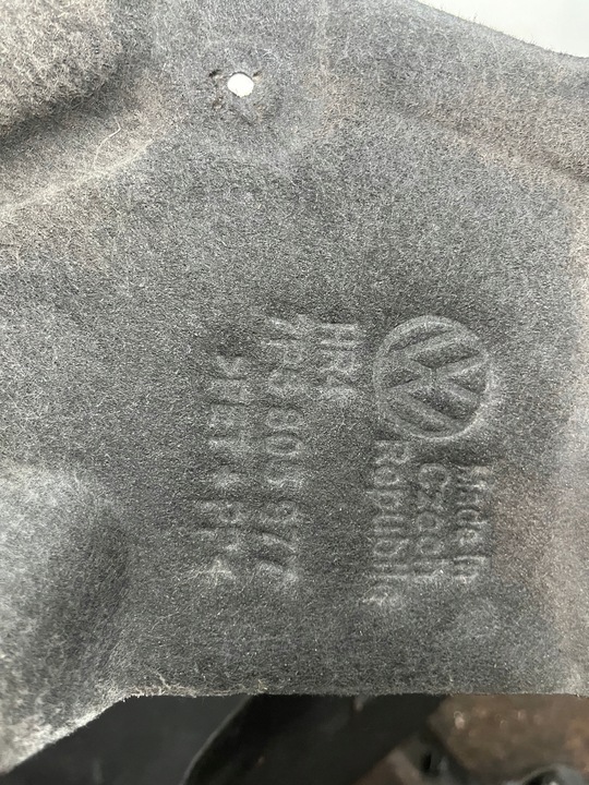 фото №6, Підкрилок перед ліві vw touareg 7p6805977 адаптер !