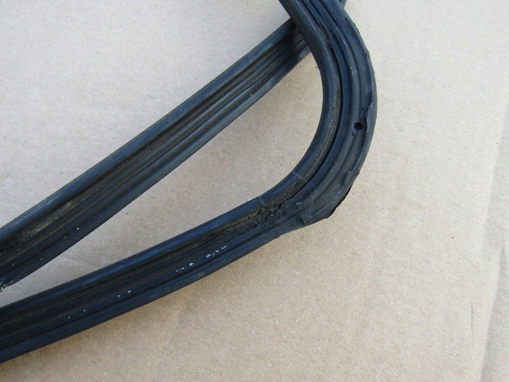 фото №10, 1 mercedes w201 190 прокладка люк електричного + w124 купе