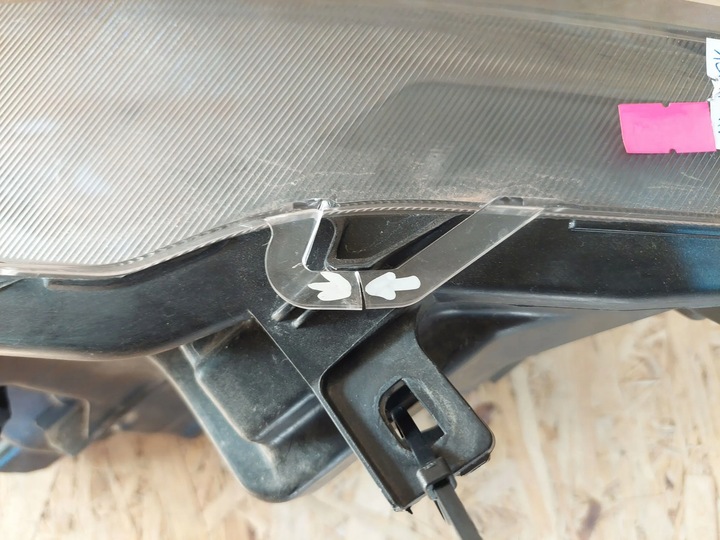 фото №10, Toyota yaris xp210 2021 лампы передние