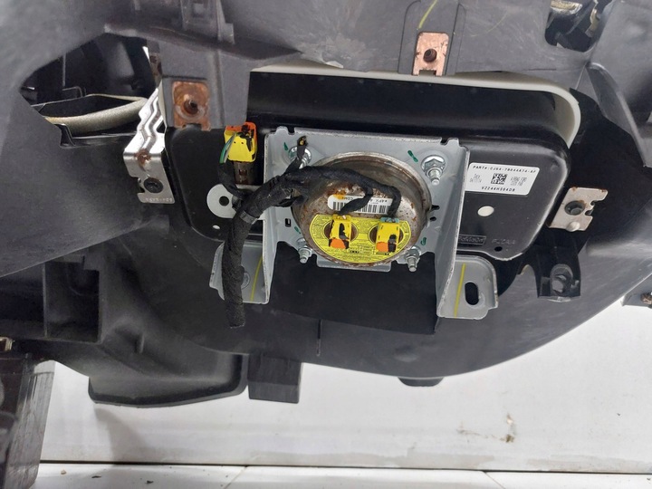 фото №9, Kuga mk2 втулка стабилизатора 13-19r панель консоль подушки подушка безопасности ремни оригинал европа