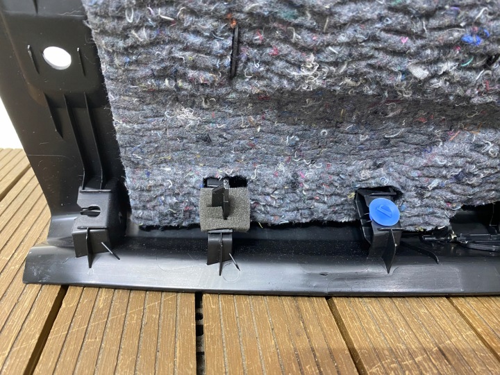 фото №7, Opel corsa f 19-26 hb 5d защита ремня заднего накладка 39196890 oem номер