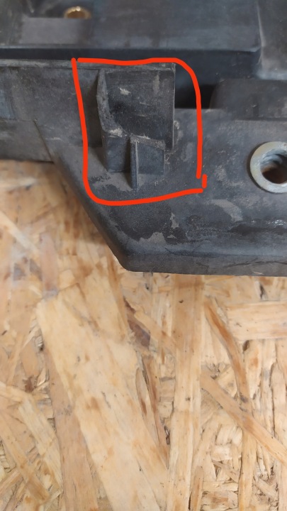 фото №8, #1k0915333-b# основание акумулятора vw touran