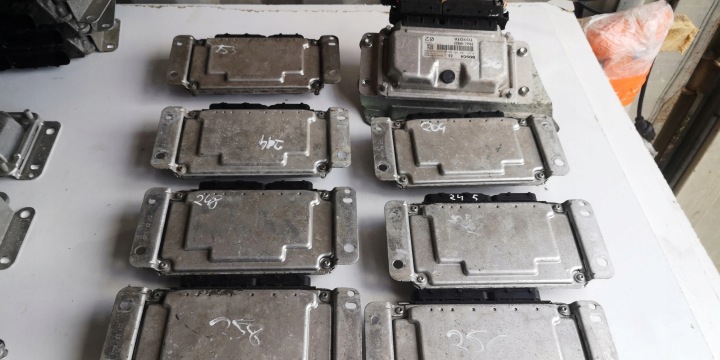 фото №11, Компьютер ecu toyota aygo 0261208702 89661-0h022 10