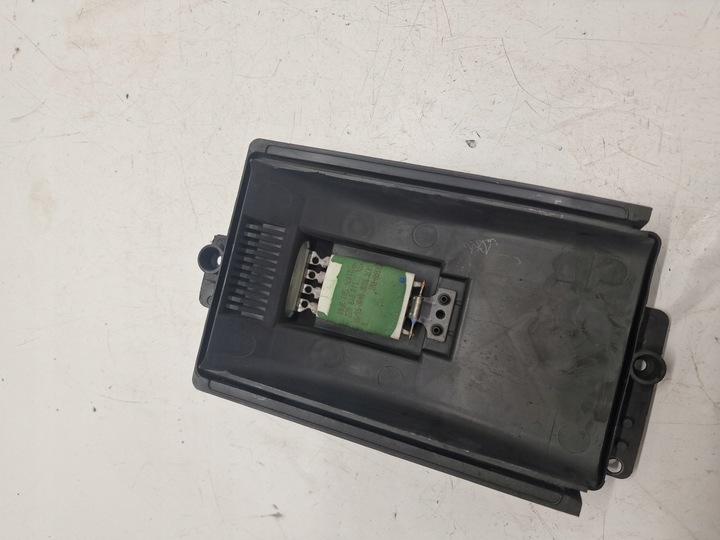 фото №1, Резистор вентилятора golf iv 1.4 16v 1j0819022a