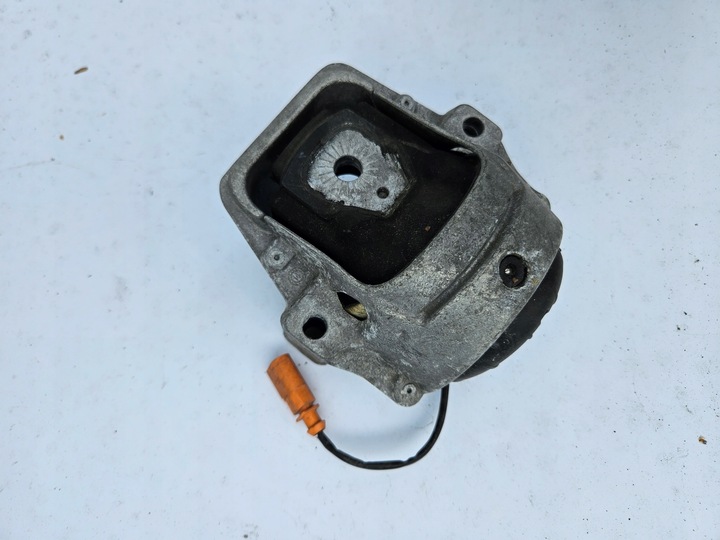 фото №1, Подушка двигуна audi s4 b8 s5 8t 3.0t 3.0 tfsi