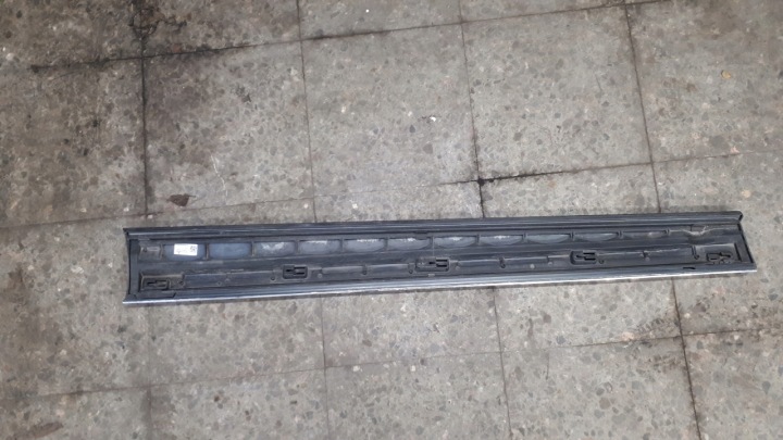 фото №9, 8r0853960l молдинг дверь правая перед audi q5 серый