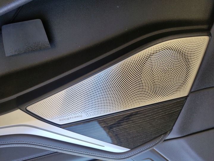 фото №9, Обивка дверь bmw x7 g07 bowers wilkins