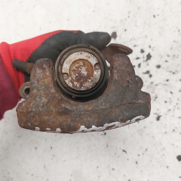 фото №10, Ford galaxy mk1 рестайлинг суппорт тормозной правые зад чугунный