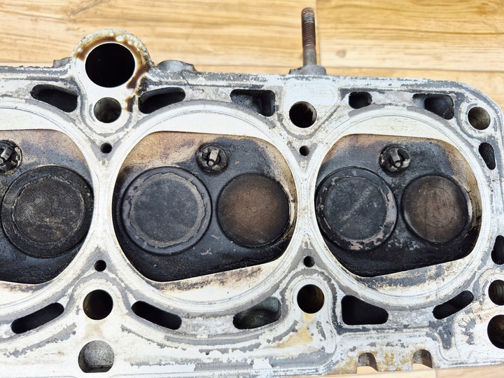 фото №7, Головка audi vw skoda 1.6 8v akl 06b103373a