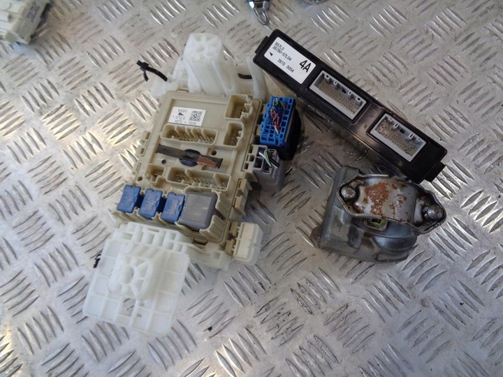 фото №10, Комп'ютер набір імобілайзер старт suzuki kizashi 2.4 09-