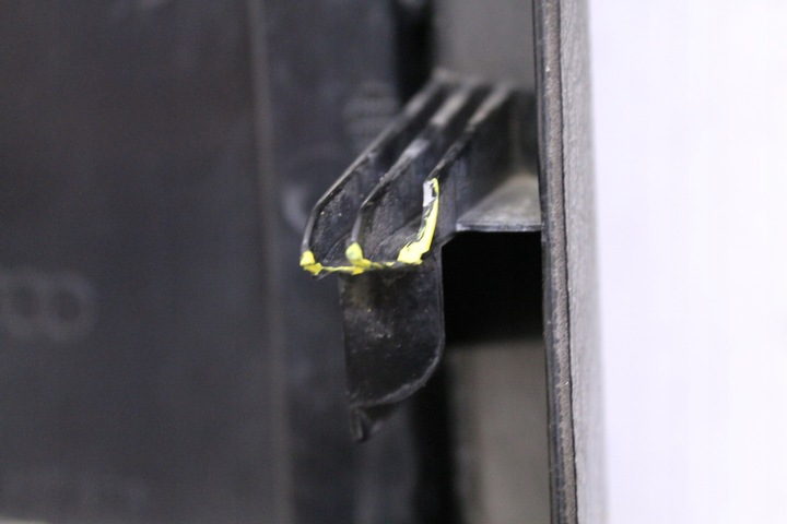 фото №7, Оббивка двері праві зад audi a6 c4 1994r-