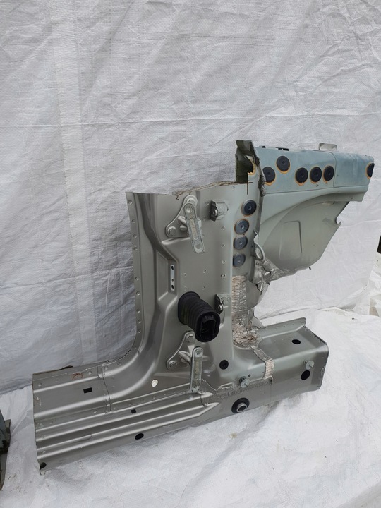 фото №9, Mercedes sl w230 r230 01-08 стойка порог bok крепление дверь перед