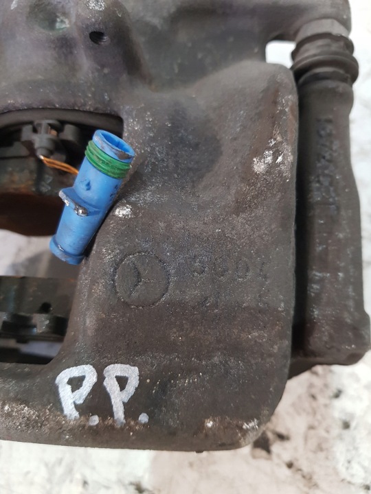 фото №11, Супорт гальмівний праве перед a24640 mercedes a клас w177