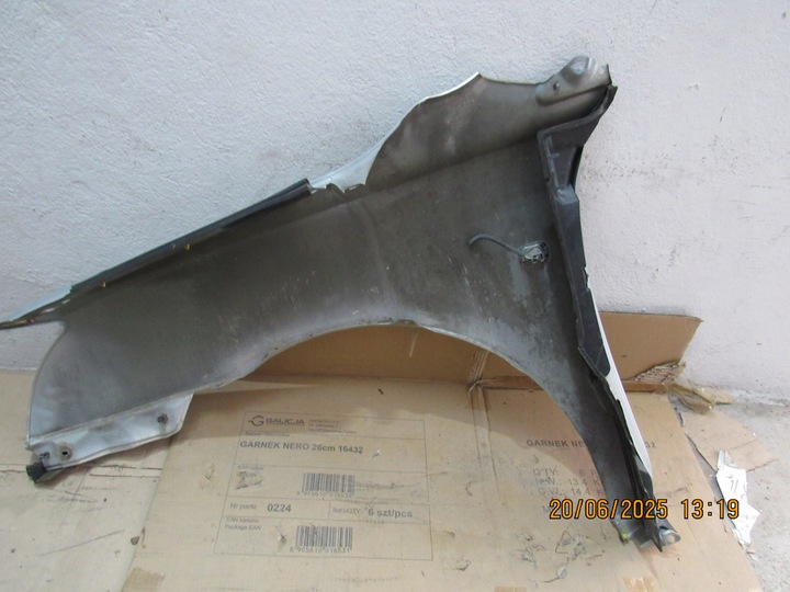 фото №9, Крило правий перед avensis t25 1c0