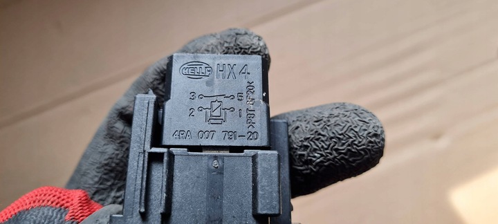 фото №8, A4 b8 s4 реле штекер тока мощности 4h0951253a a6 c7 4g a7 q5 a5