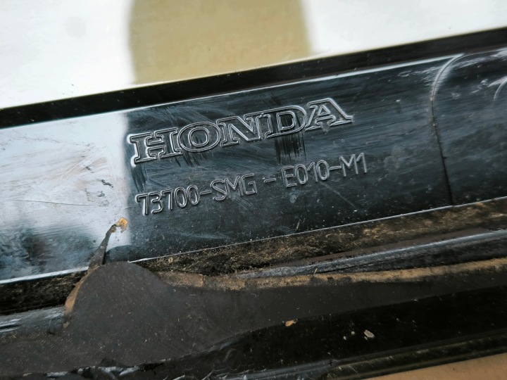 фото №15, Honda civic viii 8 ufo 2.2 дизель с турбонаддувом и прямым впрыском стекло задняя крышки багажника
