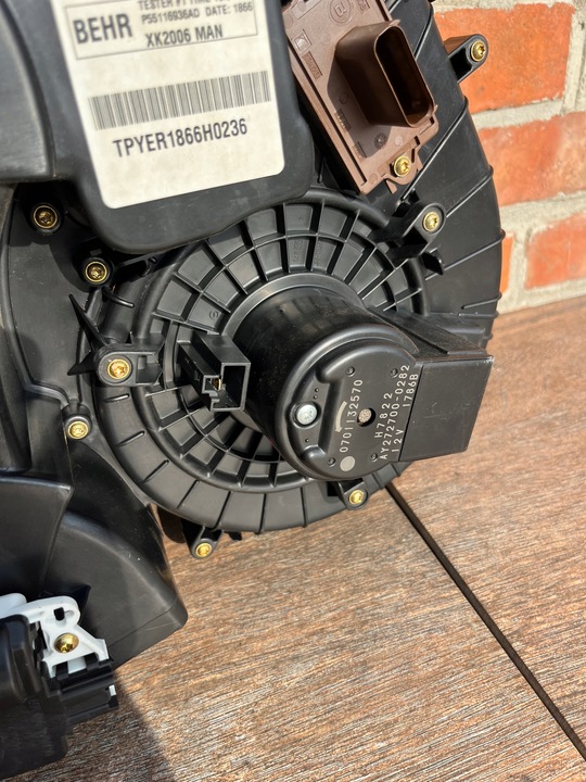 фото №6, Jeep commander 5-10r xk 3.0 отопитель зад p5116936ad