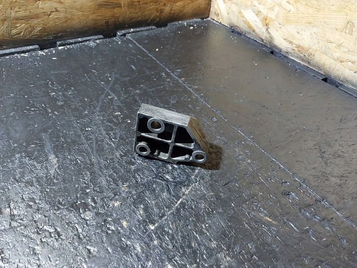 фото №9, Лапи / кріплення двигуна bmw 3 e46 320d m47d20 136km 2247294