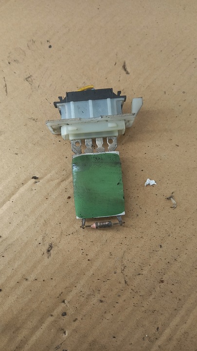 фото №1, Резистор вентилятор opel corsa c 1.7dti 01r