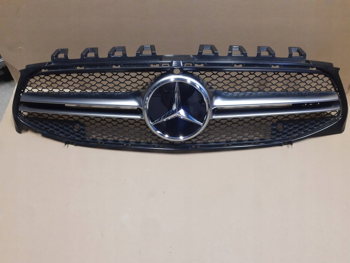 фото №1, Mercedes cla w118 35 amg atrpa решітка радіатора зірка знак