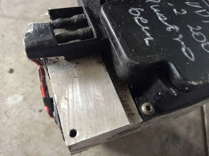 фото №6, Audi a8 s8 d2 4d 2000 насос abs 0265202401 8e0614111