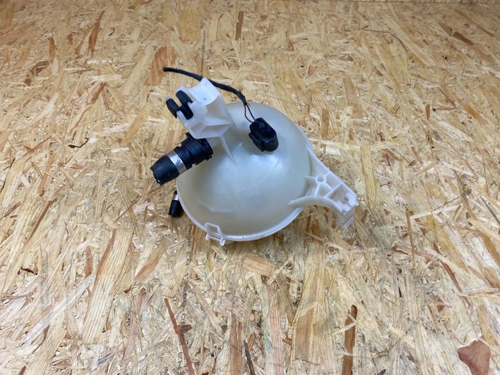 фото №8, Бак бачок расширительный bmw g30 g31 g11 g12 8610654