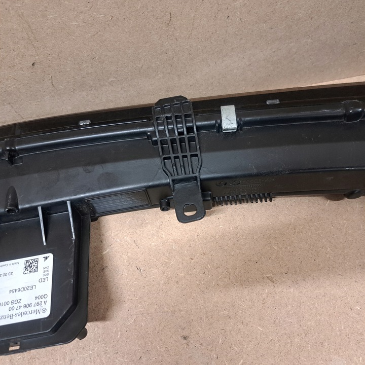 фото №9, Mercedes eqs w297 лампа led накладка планка середня перед a2979064700