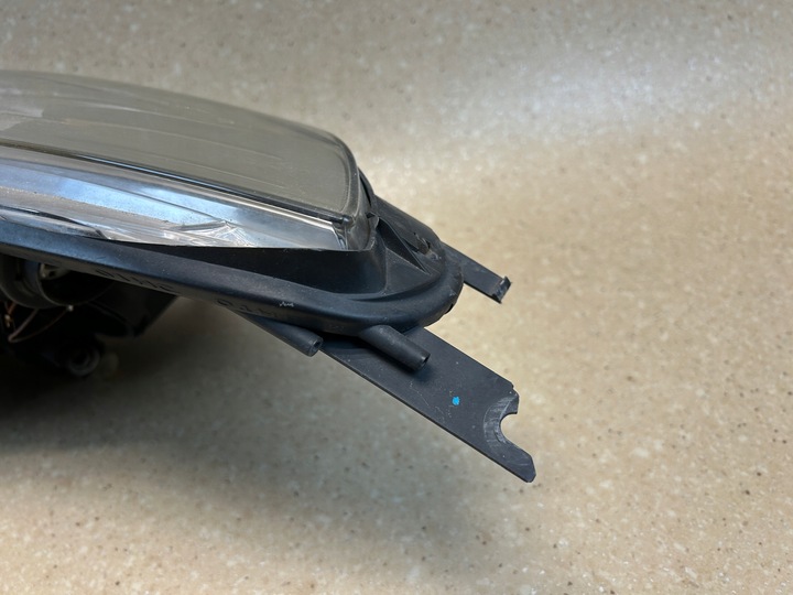 фото №8, Лампа правая передняя перед renault clio iv 260102796r