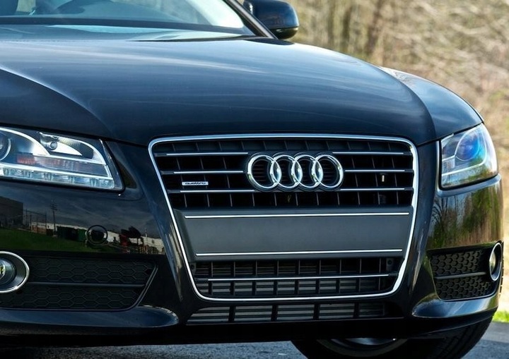 фото №9, Серый ободок для номерного знака регистрационный vag audi a4 a5 оригинальный