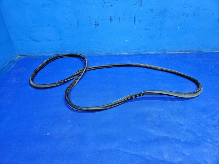 фото №1, Skoda octavia iii прокладка крышки багажника задней зад 5e9827705