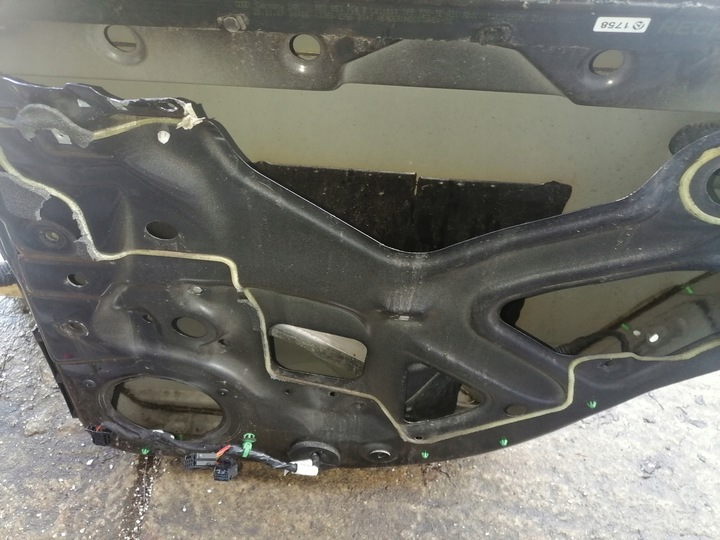 фото №11, Дверь правые зад audi a4 b7 универсал lz7l