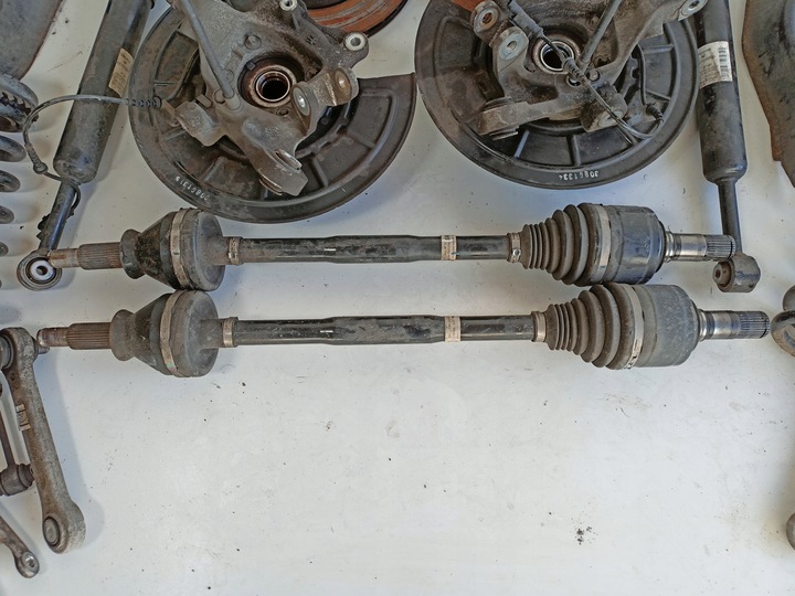 фото №1, Maserati ghibli 14+ 3.0 b полуось левый зад шарнир