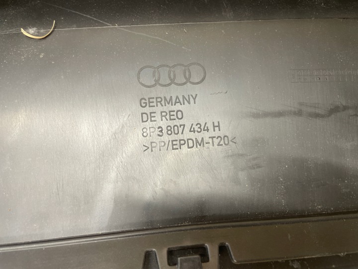 фото №6, Audi a3 8p3 спойлер диффузор зад бампера новый оригинальная запчасть 8p3807434h